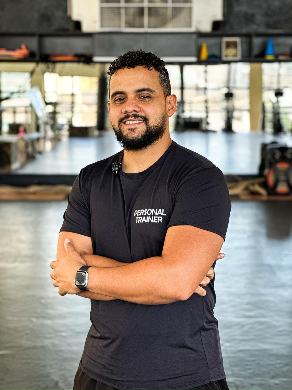 Foto profissional de Augusto Souza em ambiente de academia